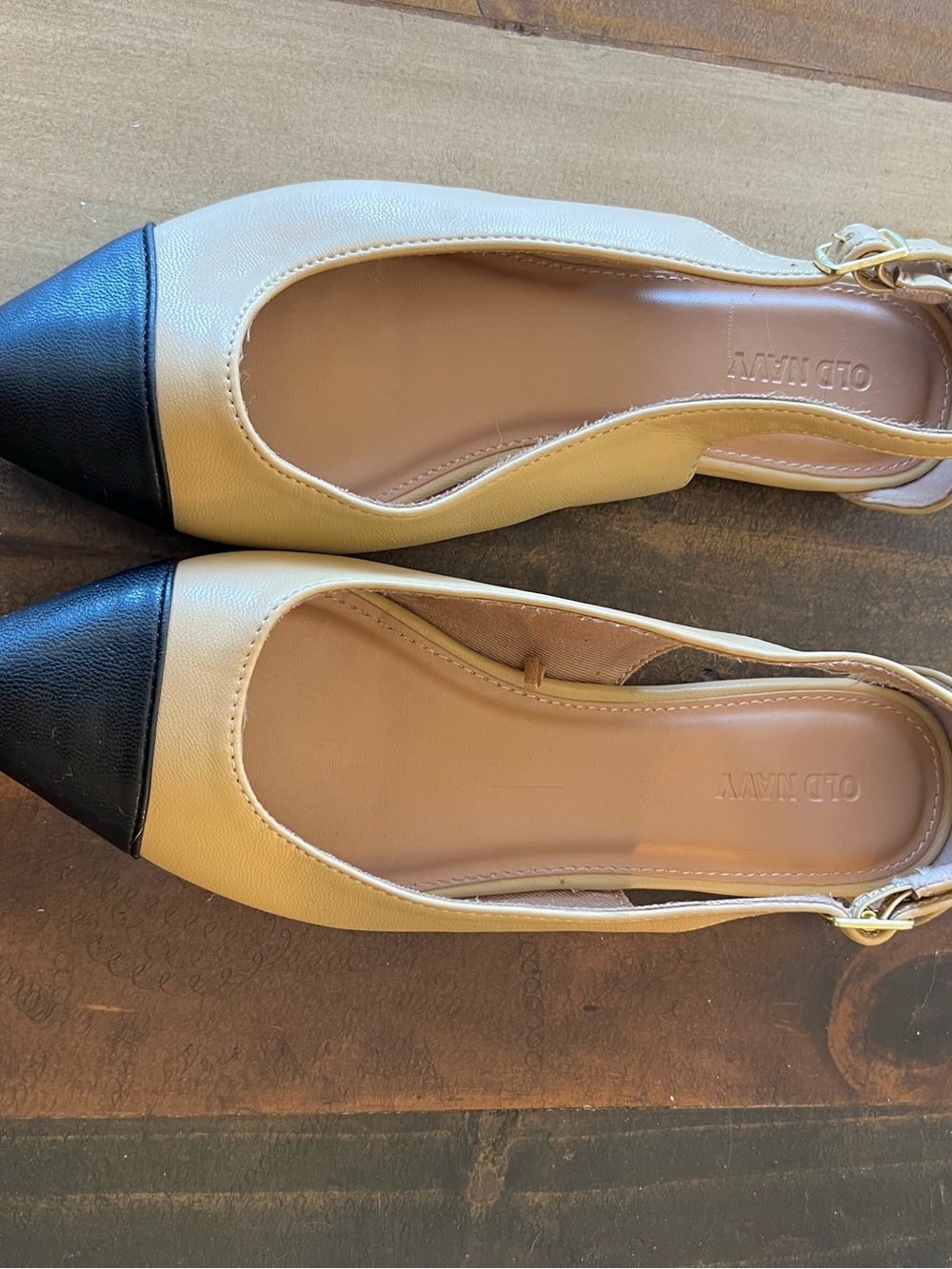 Old Navy Two-Tone Pointed Slingback Flats in Beige and Black